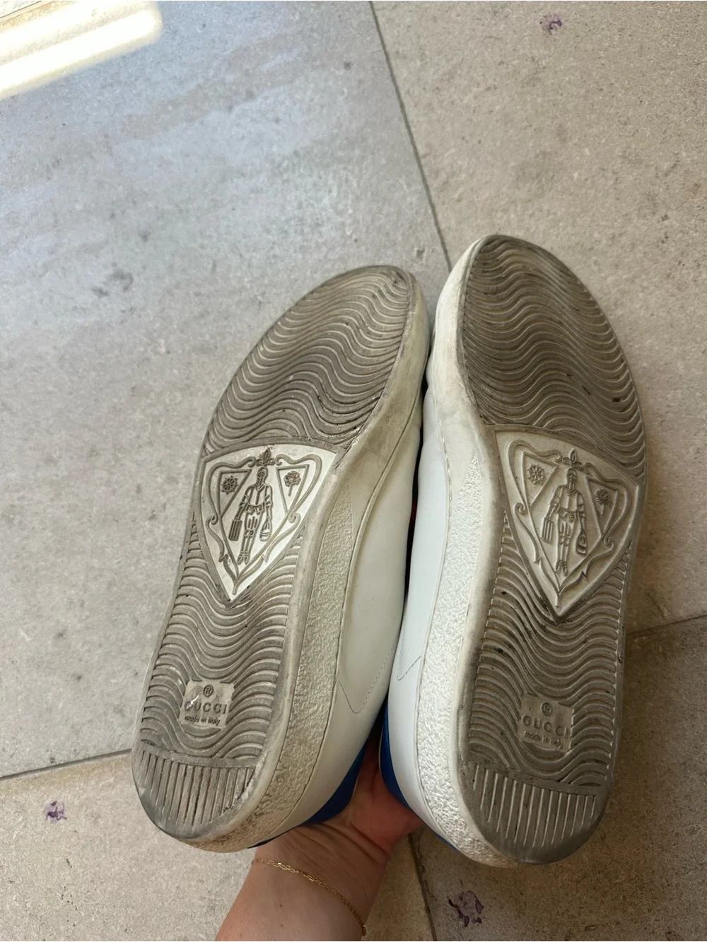 Gucci White Leather Low-Top Sneakers with Blue Heel and Embroidered Bee